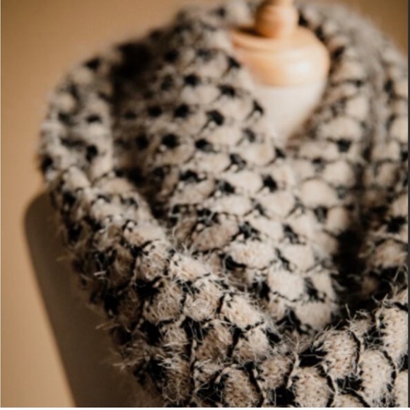 Kimchi Blue Infinity Scarf - Picture 3 of 5